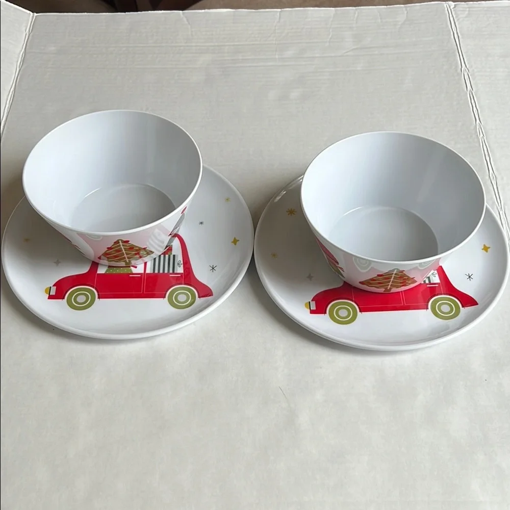 Crate and Barrel Holiday Plate Set